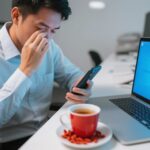 Giải Mã Mỏi Mắt Khi Dùng Thiết Bị Kỹ Thuật Số: Bí Quyết Kết Hợp Trà Kỷ Tử Và Điều Chỉnh Màn Hình