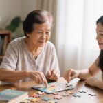 Bệnh Alzheimer ở Việt Nam: Dấu hiệu sớm, bài tập rèn luyện trí não và kinh nghiệm chăm sóc gia đình